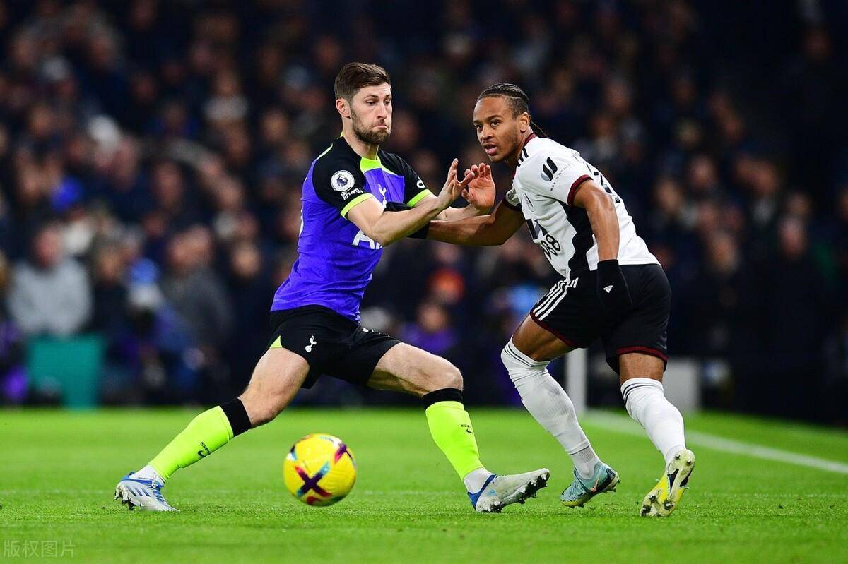 布鲁克林篮网发布备战花絮，国际比赛日迎来里程碑，英超任务艰巨，临场指挥获称赞的简单介绍